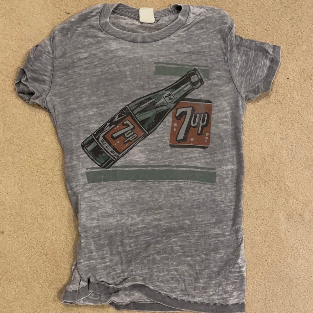 70s vibe graphic tshirt